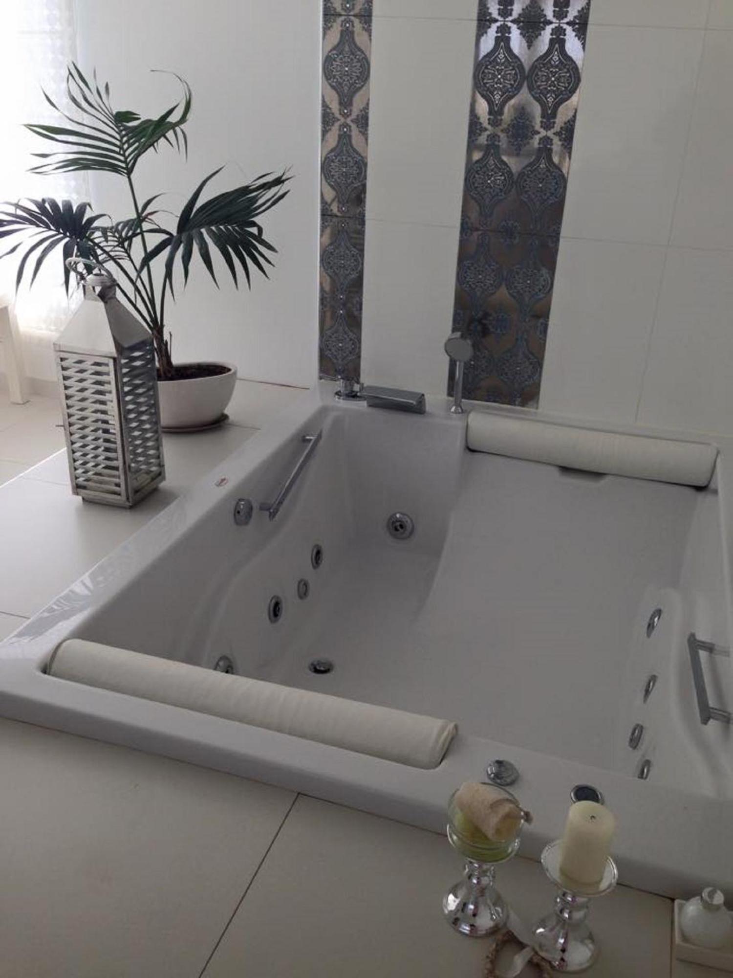 カラタス Reveli Estateヴィラ 部屋 写真